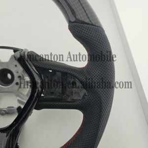 Volant de direction pratique en fibre de carbone perforée avec surpiqûres rouges et bande supérieure pour Infiniti Q50 – Vente chaude - Product Image 4