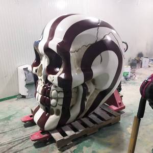 Scultura a grandezza naturale su ordinazione all'ingrosso della statua dei teschi della vetroresina <span class=keywords><strong>del</strong></span> <span class=keywords><strong>disegno</strong></span> colorato intagliato a mano grande della decorazione all'aperto <span class=keywords><strong>del</strong></span> giardino - Product Image 6