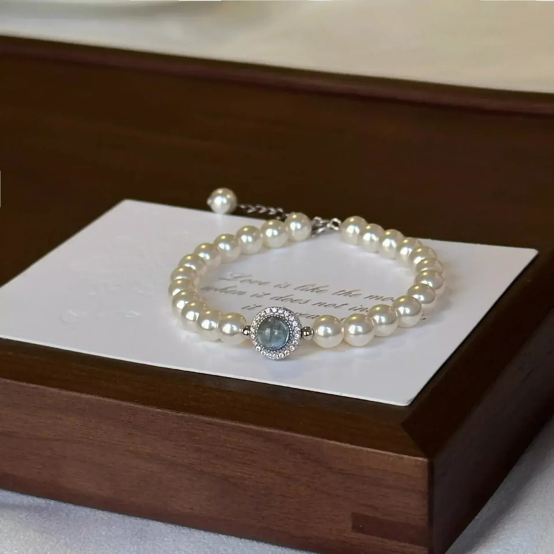 Fashion Blue Gem Imitation Pearl Bracelet for Women's Light Luxury and Minority Retro Bracelet Birthday Gift pearl bracelet