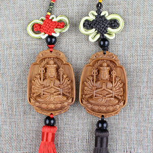 Pendentif Guanyin Mille Mains en Bois de Pêcher, Ornement de Voiture, Décoration de Rétroviseur Style Chinois, Cadeau - Product Image 1