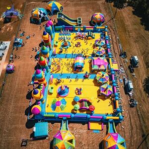 Lilytoys Şişme Tema Parkı Büyük Şişme Oyun Parkı Eğlenceli Açık Hava Ticari Oyun Alanı Çocuklar ve Yetişkinler İçin - Product Image 6