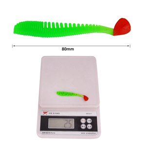 Leurre souple Tg Soft Bait T Tail 80mm 2.5g motif spirale vert rouge pour la pêche au bar, leurre de fond pour la pêche à la ligne - Product Image 1