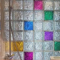 Bloc de verre creux coloré, brique de verre carrée à bord blanc, brique de verre translucide bleu cristal pour la décoration de cloisons d'hôtel