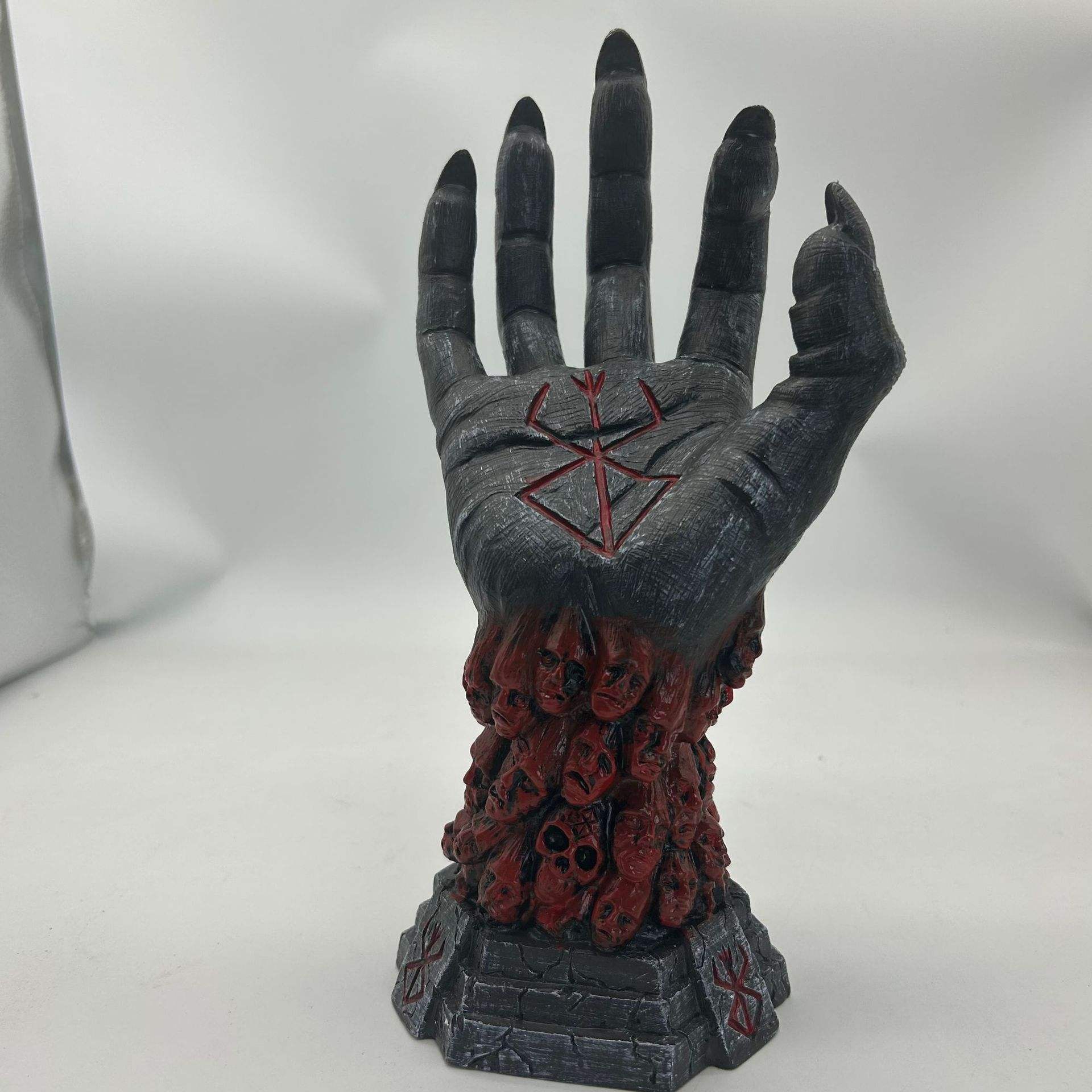 มือของพระเจ้าบ้าดีเดือด