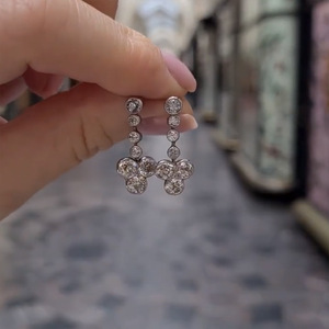 Orecchini floreali con pietre scintillanti per donna, eleganti gioielli a forma di fiore, accessori regalo per l'uso quotidiano - Product Image 4