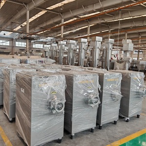 Hachoir à viande automatique haute capacité en acier inoxydable avec moteur de marque réputée, équipement de traitement de viande congelée 800 kg/h - Product Image 6