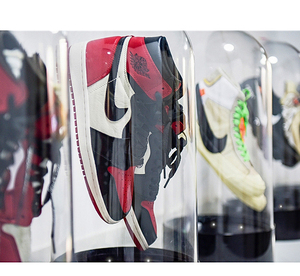 Capsule shoe box storage box transparent handmade doll storage box sports shoes moisture-proof acrylic dust-proof display stand