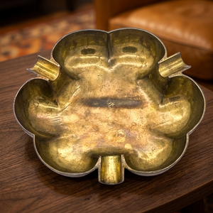 <b>Vintage</b> Brass Desktop <b>Ashtray</b> With Floral Shape Design - Product Image 4