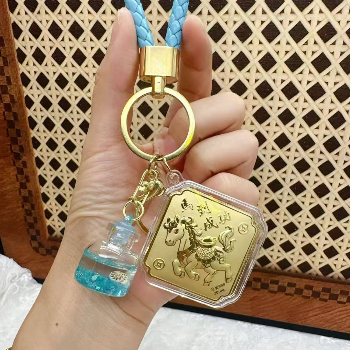 ความสำเร็จทันที + จี้ขวด