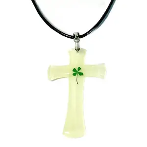 High quality wholesale product direct sale real pressed dried four leaf clover fluorescent resin jewelry cross glow necklace