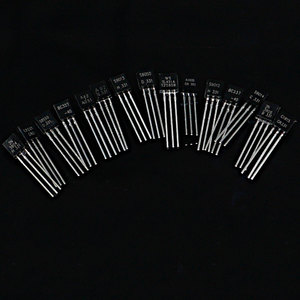 300 piezas 15 valor x 20 piezas Transistor TO-92 caja surtida Kit transistores S9012 S9013 S9014 S8050 S8550 2N3904 2N3906 BC327 BC337 - Product Image 4