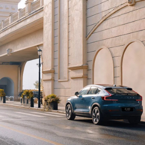 วอลโว่ ซี40 รีชาร์จ รุ่นปี 2025 ขับเคลื่อน 4 ล้อ แบตเตอรี่ใช้งานได้นาน PRO 550 กม. รถเอสยูวีไฟฟ้าล้วน รถใหม่ - Product Image 4