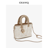 Sac à main mini tote de luxe blanc beige avec blocs de couleur et breloque métallique, sac messager pour femme pour le quotidien, le shopping et les rendez-vous