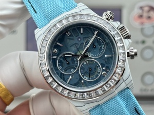 Reloj mecánico de 40 mm con diamantes incrustados y resistente al agua - Reloj de pulsera de lujo para hombre de alta calidad con diseño hueco - Product Image 2