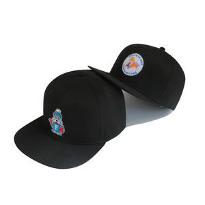 Tùy Chỉnh Màu Đen 6 Bảng Điều Chỉnh Ngắn Phẳng Brim Woen Nhãn Với Thêu Cạnh <span class=keywords><strong>Snapback</strong></span> <span class=keywords><strong>Cap</strong></span> Bóng <span class=keywords><strong>Cap</strong></span> - Product Image 1