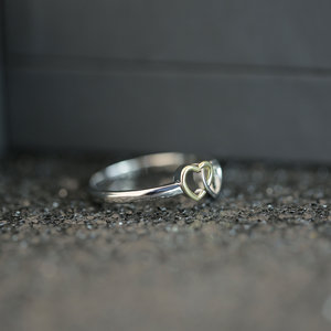 Anello Trendy a Doppio Cuore per Donne, Placcato in Oro Bicolore, Gioielli alla Moda - Product Image 3