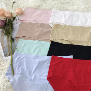 Culottes pour femmes en soie glacée, string sans couture personnalisé - Product Image 4