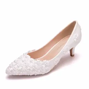 Kostenlose Muster erhältlich White Female Match Kleine Xiang feng College Lace Damen Damen Hochzeits schuhe