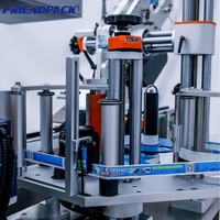 Machine d'étiquetage automatique verticale supérieure et latérale pour bouteilles et canettes rondes avec applicateur d'étiquettes
