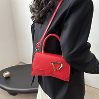 Sac à main à rabat incurvé de style luxueux au design classique, boucle en métal irrégulière, mini sac carré à bandoulière pour femmes