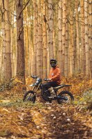 Moto électrique tout-terrain Surron Ultra Bee HP 2026 24,5 kW Turbo 74V60Ah