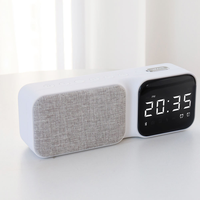 Tragbarer 3-in-1 Batteriebetriebener Plastik-Schlaf-Lautsprecher mit Weißgeräuschmaschine LED-Uhr Wecker-Lautsprecher