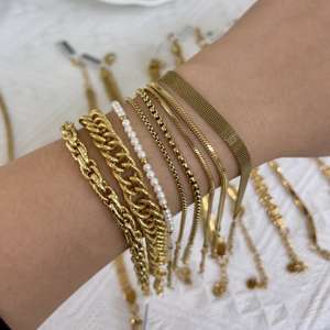 Bracelets personnalisés OEM pour femmes et hommes, étanches, en zircone, en forme de cœur, en acier inoxydable plaqué or <span class=keywords><strong>18</strong></span> carats, chaîne cubaine pour femmes - Product Image 6