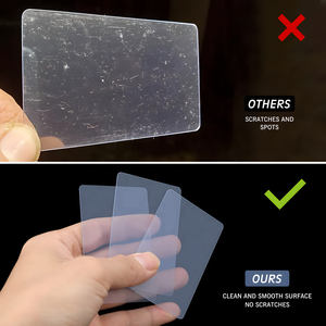 บัตรชื่อพีวีซีใสแบบ OEM พร้อมแม่เหล็ก พิมพ์ซิลค์สกรีน ปั๊มฟอยล์ทอง ลายนูนหรูหรา สำหรับงานแสดงสินค้าและโปรโมชั่น - Product Image 5