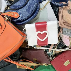 A15-2 Grosir Tas Selempang Wanita Kulit Musim Gugur Bekas Berkualitas Tinggi, Stok Toko Barang Bekas Bermerek, Tas Ukay Berkualitas - Product Image 4