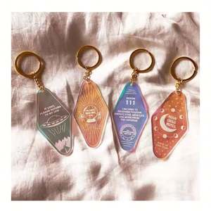 Vente en gros de porte-clés en acrylique avec logo personnalisé Porte-clés en acrylique avec dessin animé Porte-clés rétro pour hôtel - Product Image 1