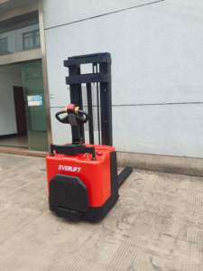 HELI 공장 가격 스탠드 온 전동 스태커 1.5톤 2톤 용량 보행자 조작 창고 자재 취급 지게차 - Product Image 6