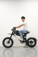 Moto électrique 2000W à succès en 2025, vélo électrique de montagne pour adultes, haute vitesse, pneu de 22,5 pouces, moto américaine