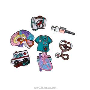 Broches Médicos Personalizados en 3D con Símbolo Médico de Caduceo, Estetoscopio, Órgano y Corazón, en Metal Dorado Esmaltado y Grabado - Product Image 6