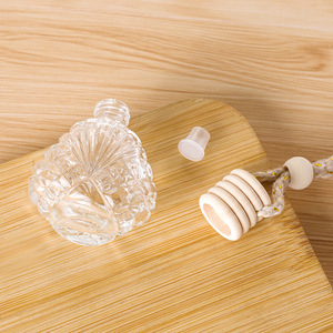 Wholesale High Quality 15 ml Glass Bottle for Hanging Empty Car <strong>Diffuser</strong> Bottle Aroma Glass Bottle with Wooden Lid - Product Image 4