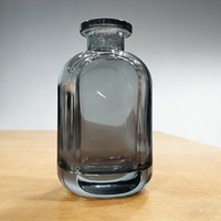 Bouteilles diffuseuses carrées en verre givré transparent de luxe 150 ml avec impression sur écran et logo personnalisé pour la fragrance d'intérieur et l'aromathérapie