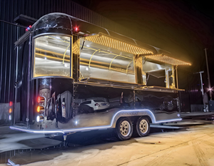 Remorque alimentaire de marque de créateur avec sièges en cuir italien et finitions dorées, cuisine mobile de chef célèbre - Product Image 5