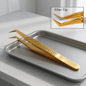 Pinzas de Precisión para Pestañas con Punta Dentada y Diseño de Punta de Fibra, Bañadas en Oro - Product Image 2