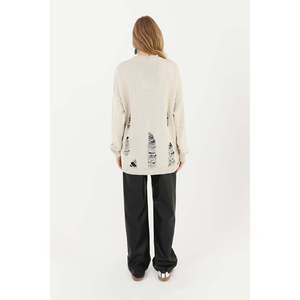 เสื้อทูนิคถักแบบขาดๆ สำหรับผู้หญิง ยี่ห้อ Soul พร้อมดีเทลแบบดิสเทรสทันสมัย เสื้อสเวตเตอร์สีเบจแขนยาวใส่สบายสำหรับใส่ลำลอง - Product Image 2