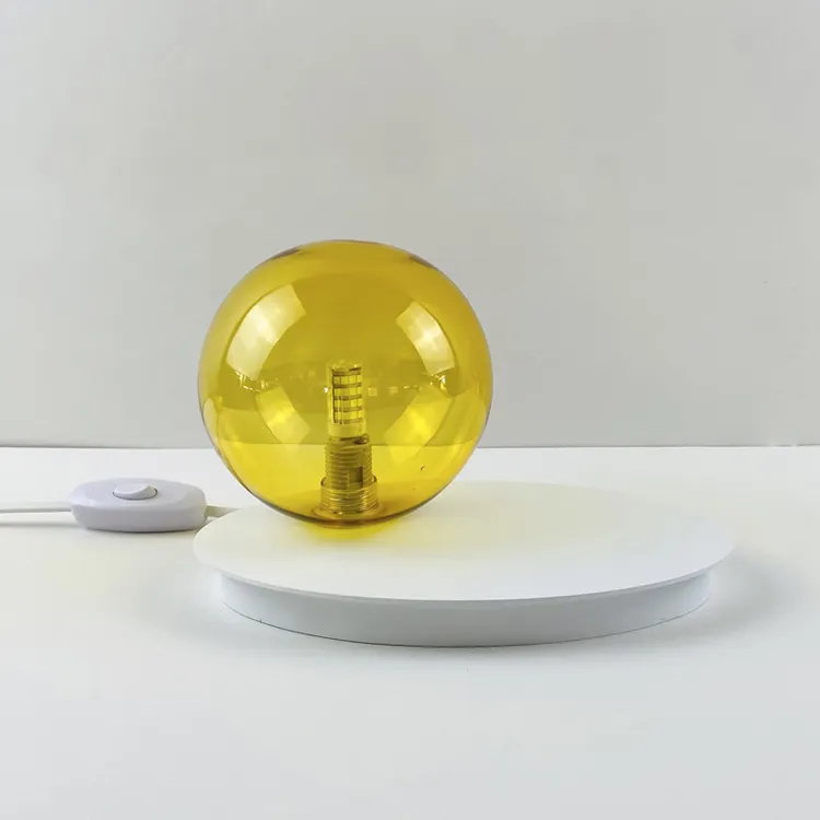 منتج جديد مصباح طاولة صغير دراسة حديث فني بيضاوي ذهبي للعمل في غرف النوم وغرفة النوم على الطراز الاسكندنافي