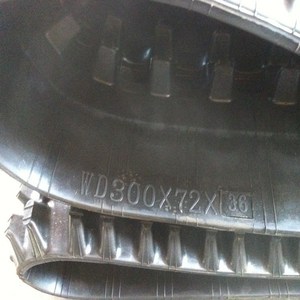 Rubber CrawlerためRobot <span class=keywords><strong>Snowmobile</strong></span> WD300x72x36 Snow Blower、Snowcat、Snowトラック - Product Image 4