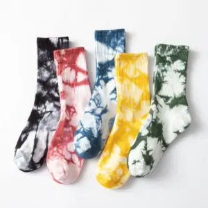 Tie Dye kaus kaki uniseks, Skateboard basket jalanan kaus kaki Fashion lucu bernapas tabung kru kaus kaki