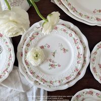 Vaisselle en céramique Alice Rose bleu et blanc, style français, luxe léger, rétro, comprenant bols, assiettes, tasses à café, soucoupes, assiettes à dessert, assiettes à salade et plats creux