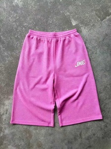 กางเกงขาสั้นเบอร์มิวดาผู้ชายสีชมพู เอวกลาง ยางยืด ปักโลโก้ JME สวมใส่สบาย ระบายอากาศได้ดี ผลิตจากผ้าโพลีเอสเตอร์ถัก - Product Image 1