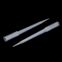 Boîte de 1250 embouts filtrants stériles en polypropylène transparent, emballés et conditionnés pour usage en laboratoire
