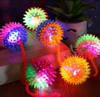 Light Up Bouncy Ball Balles en caoutchouc hérissées clignotantes avec corde pour les faveurs de fête Cadeau étudiant Récompenses scolaires Halloween Noël
