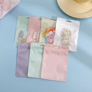 7,5*10cm Color Macarone <span class=keywords><strong>bolsa</strong></span> de plástico transparente autosellante Euro agujero huecograbado impresión reutilizable impermeable joyería reciclable - Product Image 1