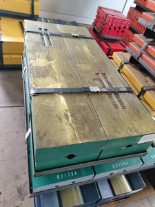 Barras de Impacto de Hierro Fundido con Alto Contenido de Cromo Según ASTM A532 IIIA (Mín. 25% Cr) con Pernos de <span class=keywords><strong>TiC</strong></span> o Cerámica para Trituradoras de Impacto - Product Image 3