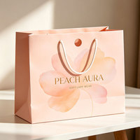 En stock et sur mesure, sac en papier cartonné avec poignée en tissu, logo imprimé, sac cadeau haut de gamme pour cadeau de mariage