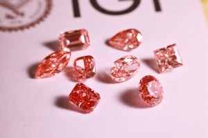 ピンクのラボグロウンダイヤモンド CVD HPHT 0.3～6カラット VVS VSIGI ファンシーカラー ラボグロウンダイヤモンド ファンシーカラーラボダイヤモンド - Product Image 5