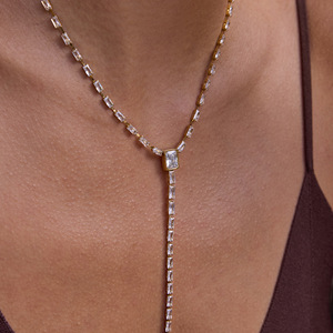 Collar de cadena en forma de Y de acero inoxidable con diseño geométrico de circonita cuadrada blanca para joyería de fiesta - Product Image 4